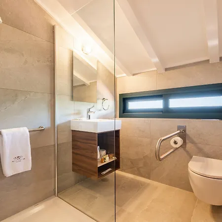 Petit Palais Boutique Hotel 2*