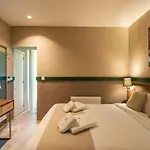 Petit Palais Boutique Hotel 2*