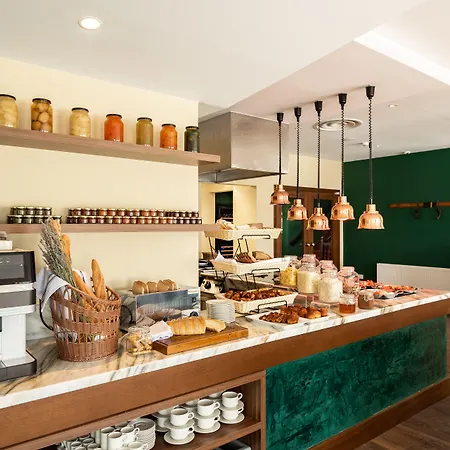 Petit Palais Boutique Hotel 2*