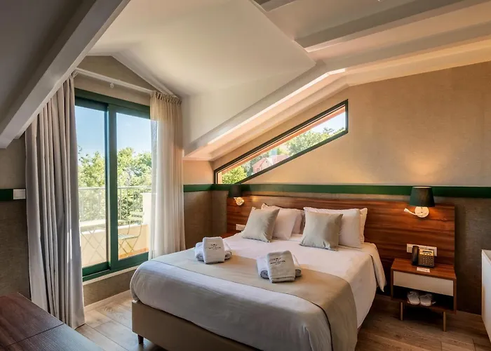 Petit Palais Boutique Hotel